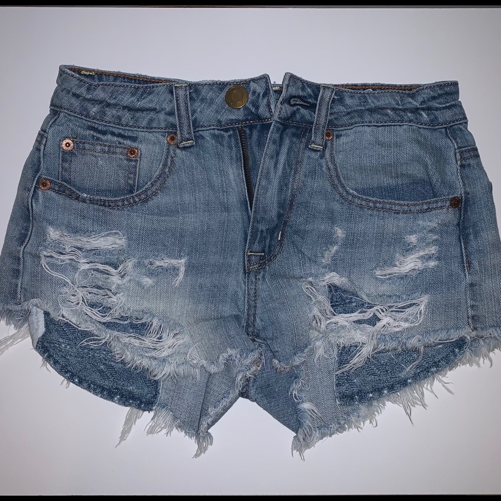 BLUE AMERICAN EAGLE JEAN SHORTS